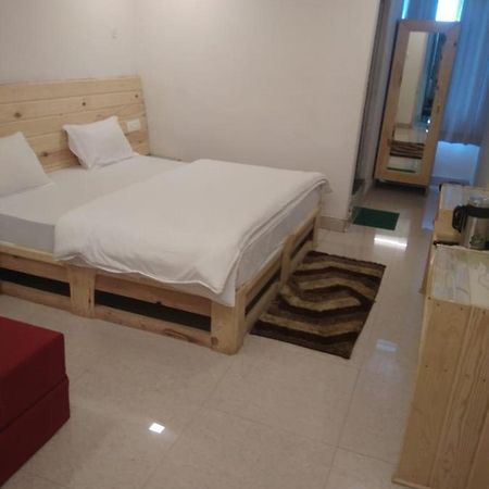 Hotel Charanpaduka Badrinath Eksteriør bilde