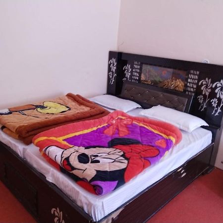 Hotel Charanpaduka Badrinath Eksteriør bilde